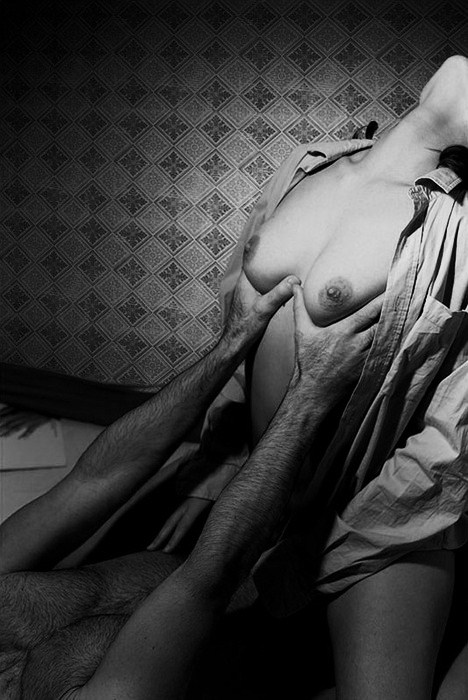 Секс Девушка Сверху Черно Белые Фото