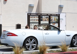 Britney-Spears-With-Kids-At-Starbucks-Drive-Thru-In-Woodland-Hills%2C-May-10-2013-f1a6392jpe.jpg
