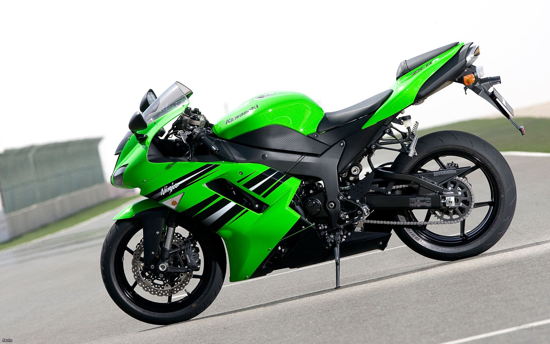 Kawasaki zx6r фото