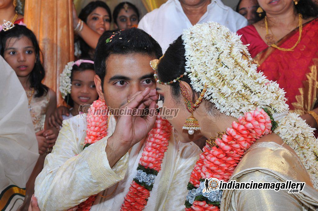 Samvritha Sunil Marriage stills _57_.JPG