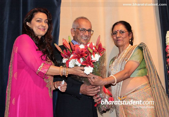 juhi-chawla-ak-munshi-yojana_022.jpg