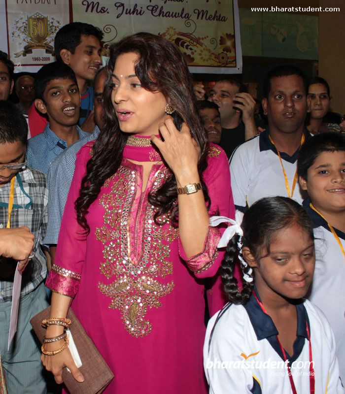 juhi-chawla-ak-munshi-yojana_005.jpg