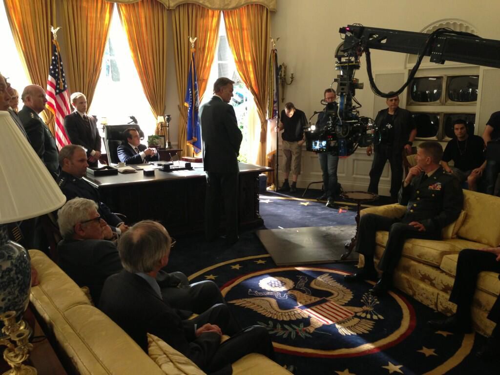 BL38owRCQAMcGuu.jpg large.jpg