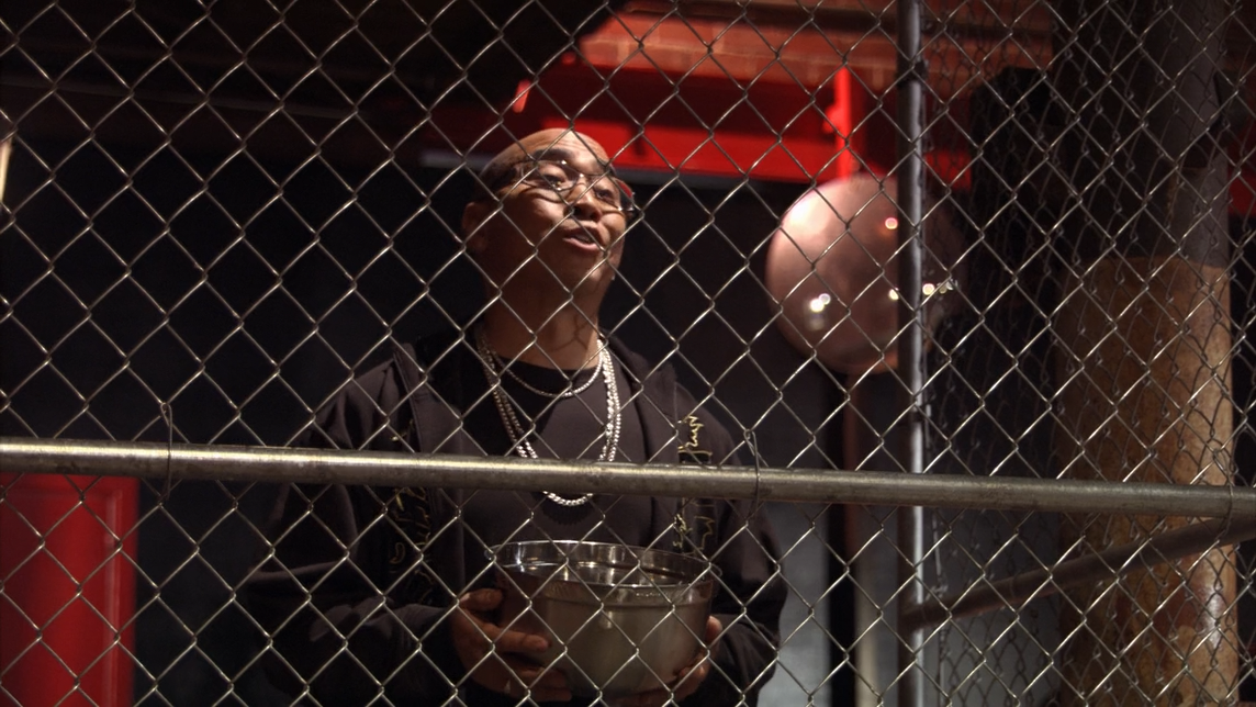 Blood and Bone.2009.BDRip-AVC.eFK.mkv_snapshot_00.25.08_[2014.09.09_14.10.09].png