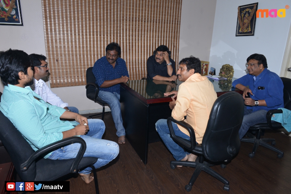 ram-charan---srinu-vaitla-movie-opening_54f8081783b561425541143_.jpg