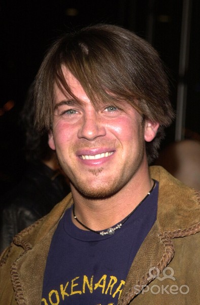 christian_kane_2003_01_08-1.jpg