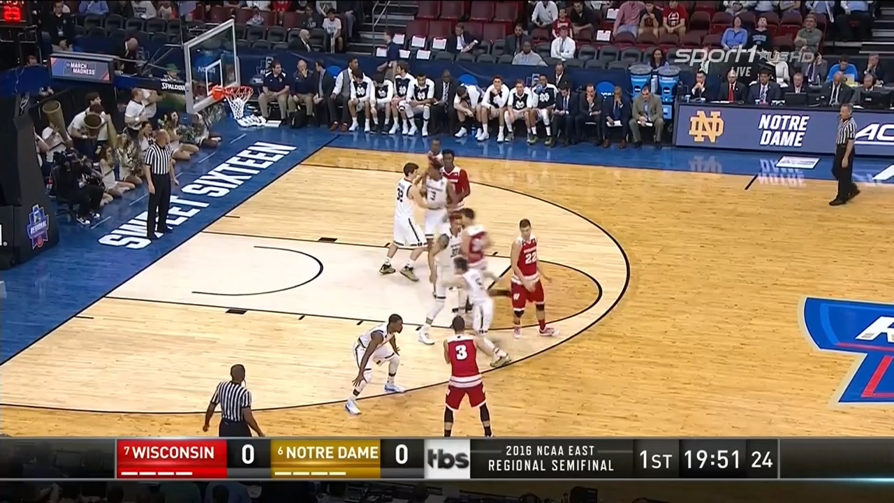 NCAAM 2015-2016  March Madness  Sweet 16®  East  25.03.2016  (7) Wisconsin vs. (6) Notre Dame.mkv_20160328_171349.828.jpg