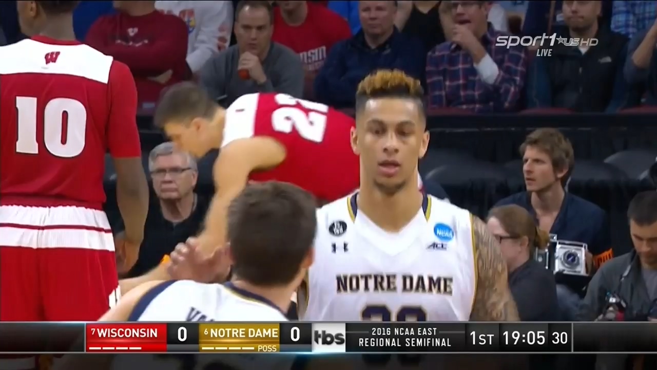 NCAAM 2015-2016  March Madness  Sweet 16®  East  25.03.2016  (7) Wisconsin vs. (6) Notre Dame.mkv_20160328_171357.796.jpg