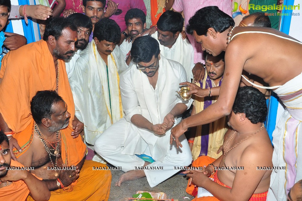 chiranjeevi-birthday-at-filmnagar26.jpg