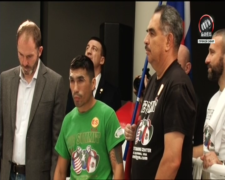 Shafikov vs Commey_02.12.2016_DVB_RU.mkv_snapshot_00.34_[2016.12.02_21.18.24].png