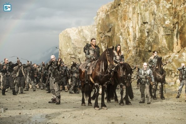 HU405a_0335b_595_Mini Logo TV white - Gallery.jpg