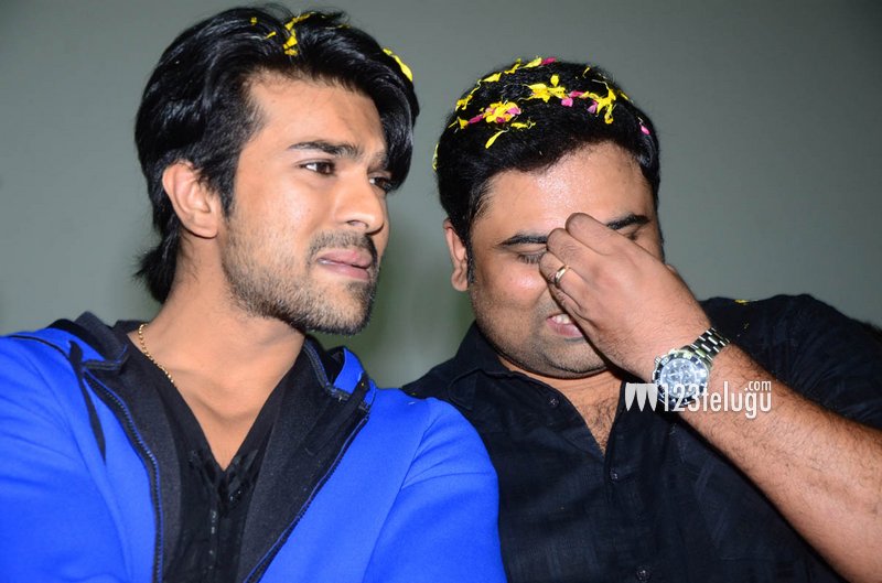 Yevadu Theatrical Trailer Launch (24).jpg