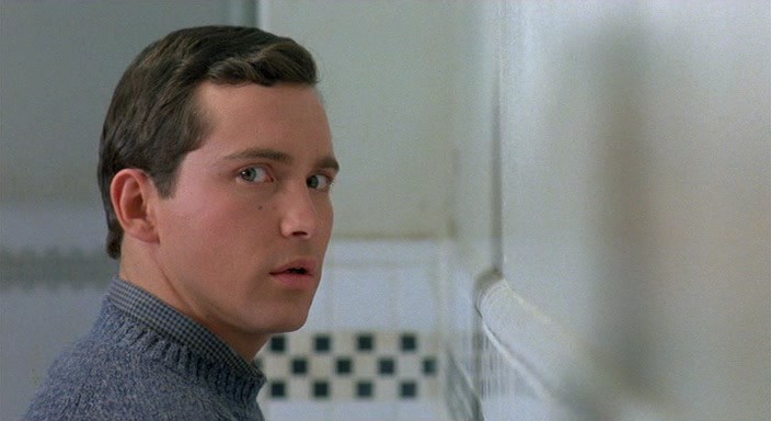 Three.O'Clock.High.1987.dvdrip_[1.46]_[teko][(021136)17-07-55].PNG
