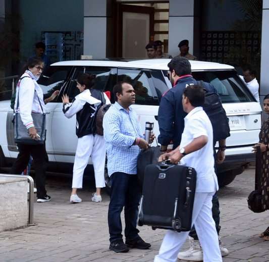 amitabh_bachchan_with_fam7.jpg