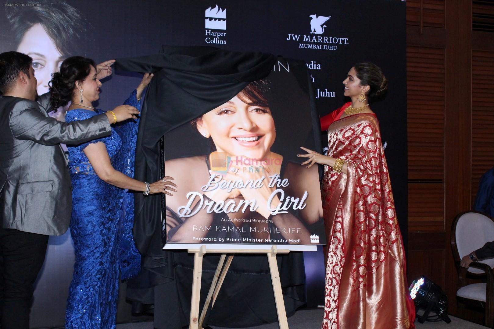 hpse_fullsize__1345161027_Deepika Padukone At Launch Of Hema Malini Biography Beyond The Dream Girl on 16th Oct 2017 (183)_59e586aaee6b6.JPG