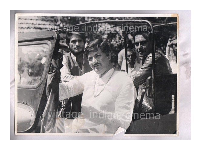 Original-Bollywood-Rare-photo-Prem-chopra-mac-mohan-In.jpg