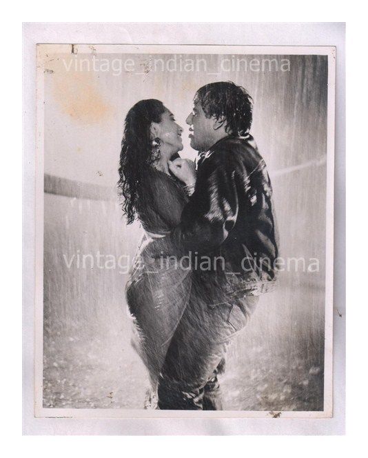 Original-Bollywood-Rare-Old-photo-Govinda-Karishma-In-Dulara.jpg