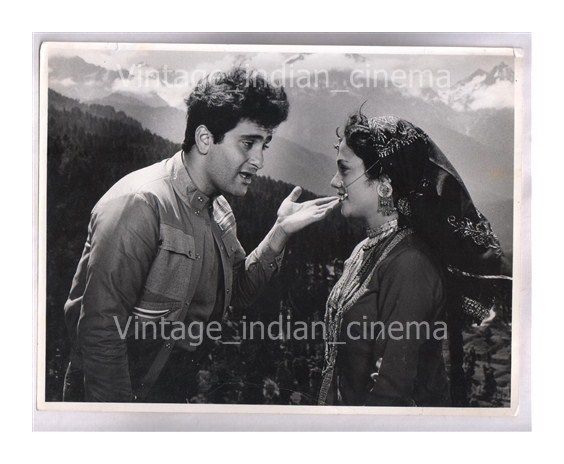 Original-Bollywood-photo-Rajeev-Mandakini-In-Ram-teri-ganga.jpg