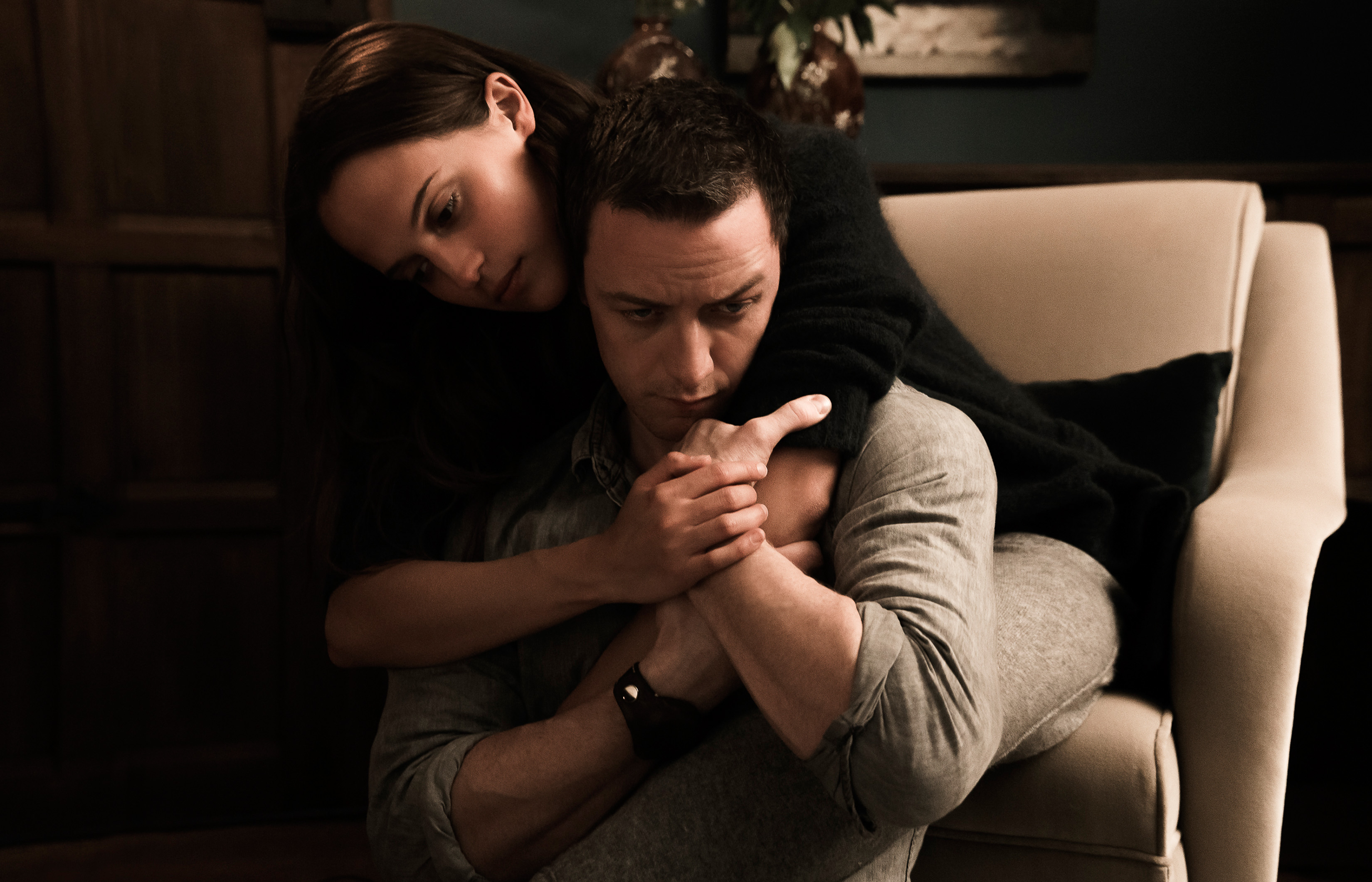 108-mcavoy-vikander-wenders-©submergence-sarl.jpg