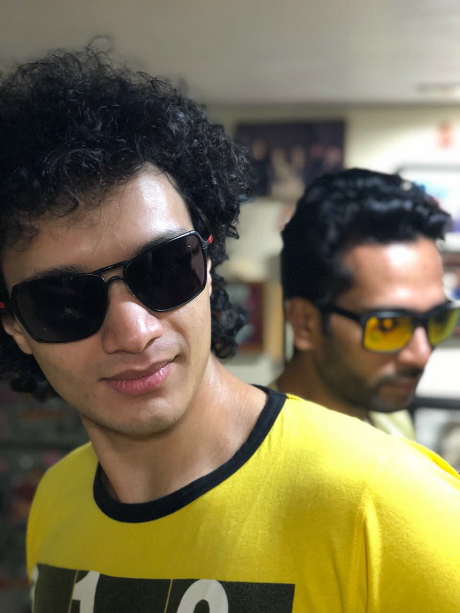 DP8sH76VQAAKDKe.jpg