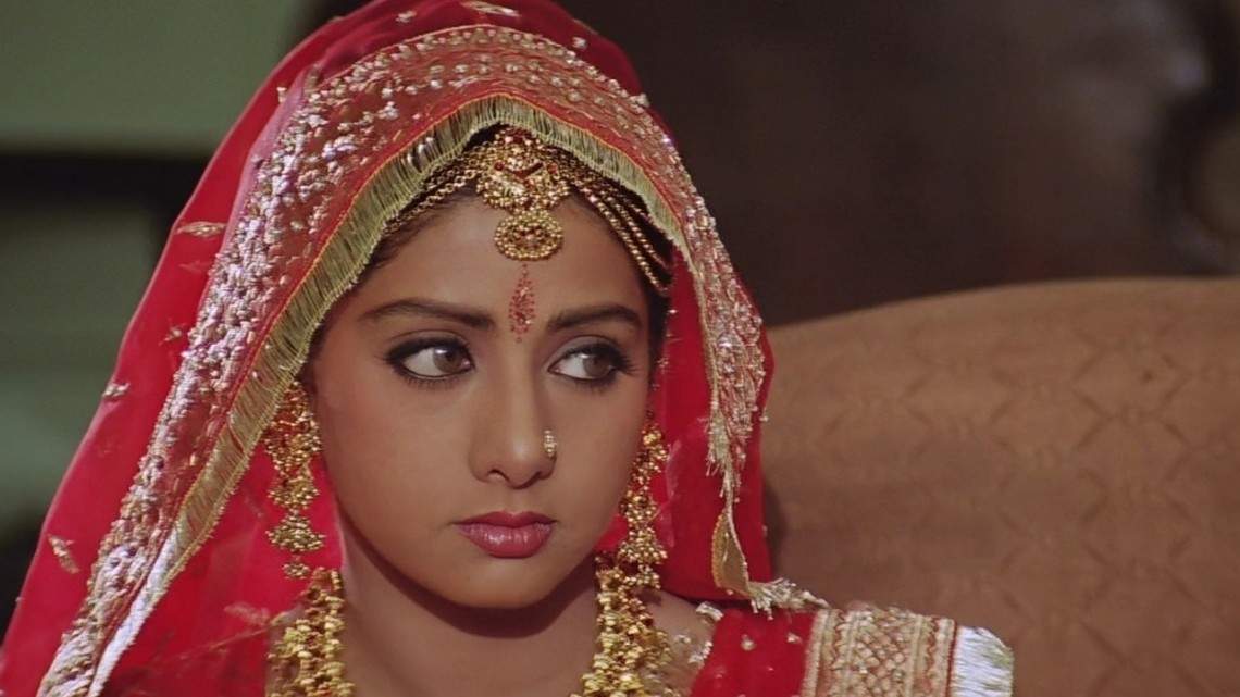 Pallavi-in-lamhe-sridevi-36959517-1280-720-1140x641.jpg