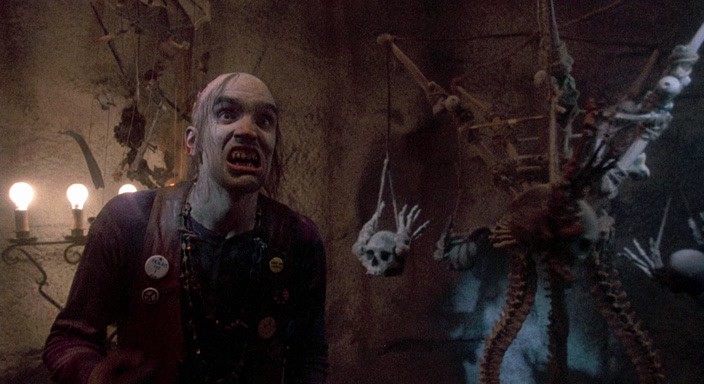 Texas.Chainsaw.Massacre.2.1986.hdrip_[1.46][(137090)20-20-50].PNG