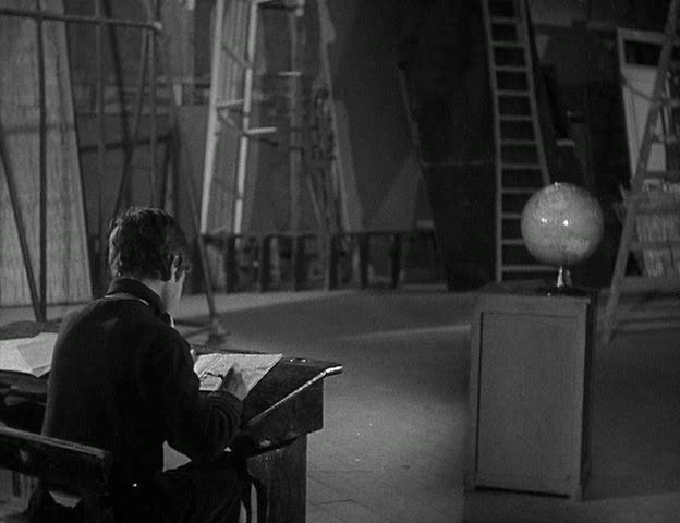 Testament.d'Orphee.1960.dvdrip_[1.37]_[teko][(005260)17-04-56].PNG