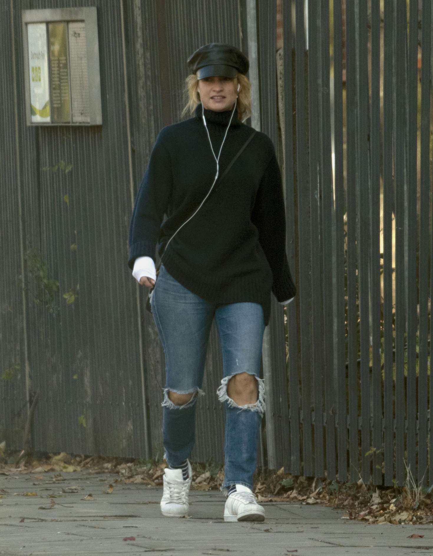 Lily-James_-Out-and-about-in-London--02.jpg
