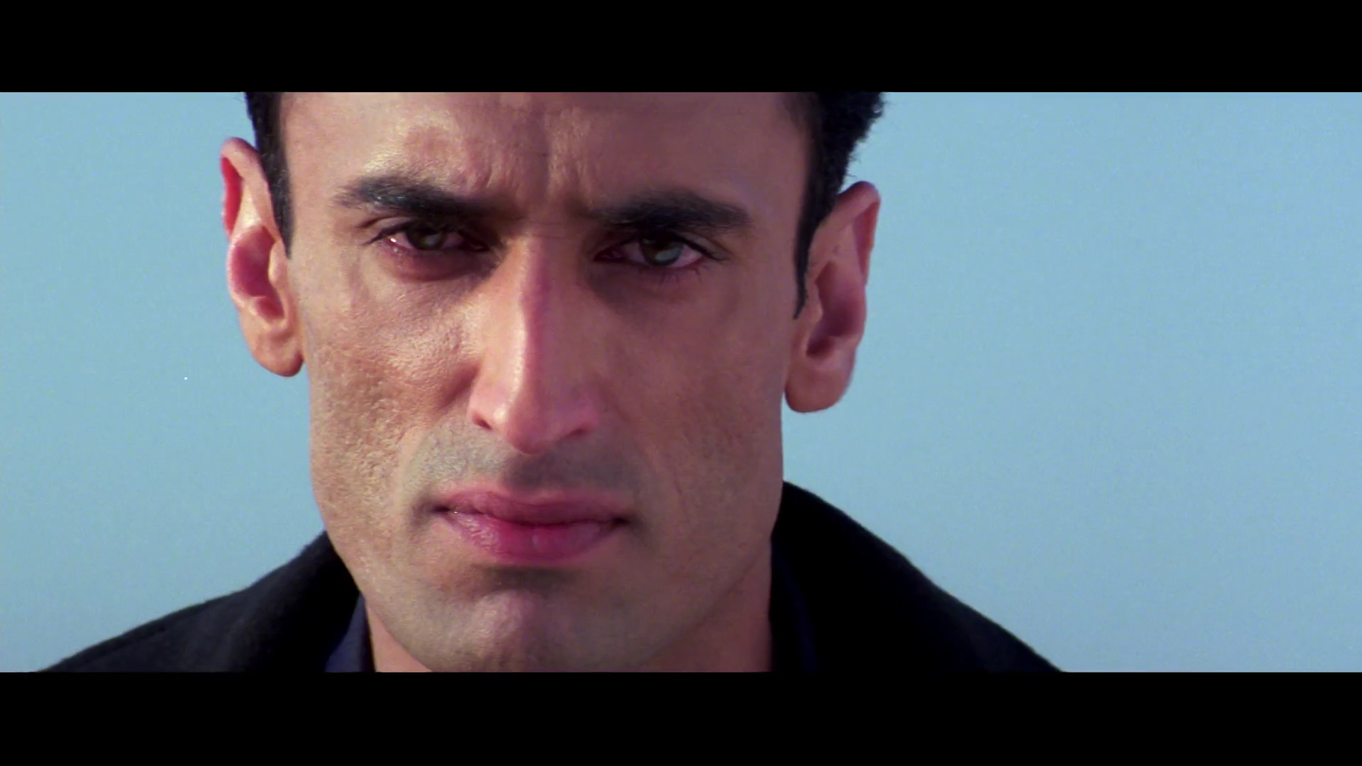 Watch Awara Paagal Deewana.mkv1632.jpg