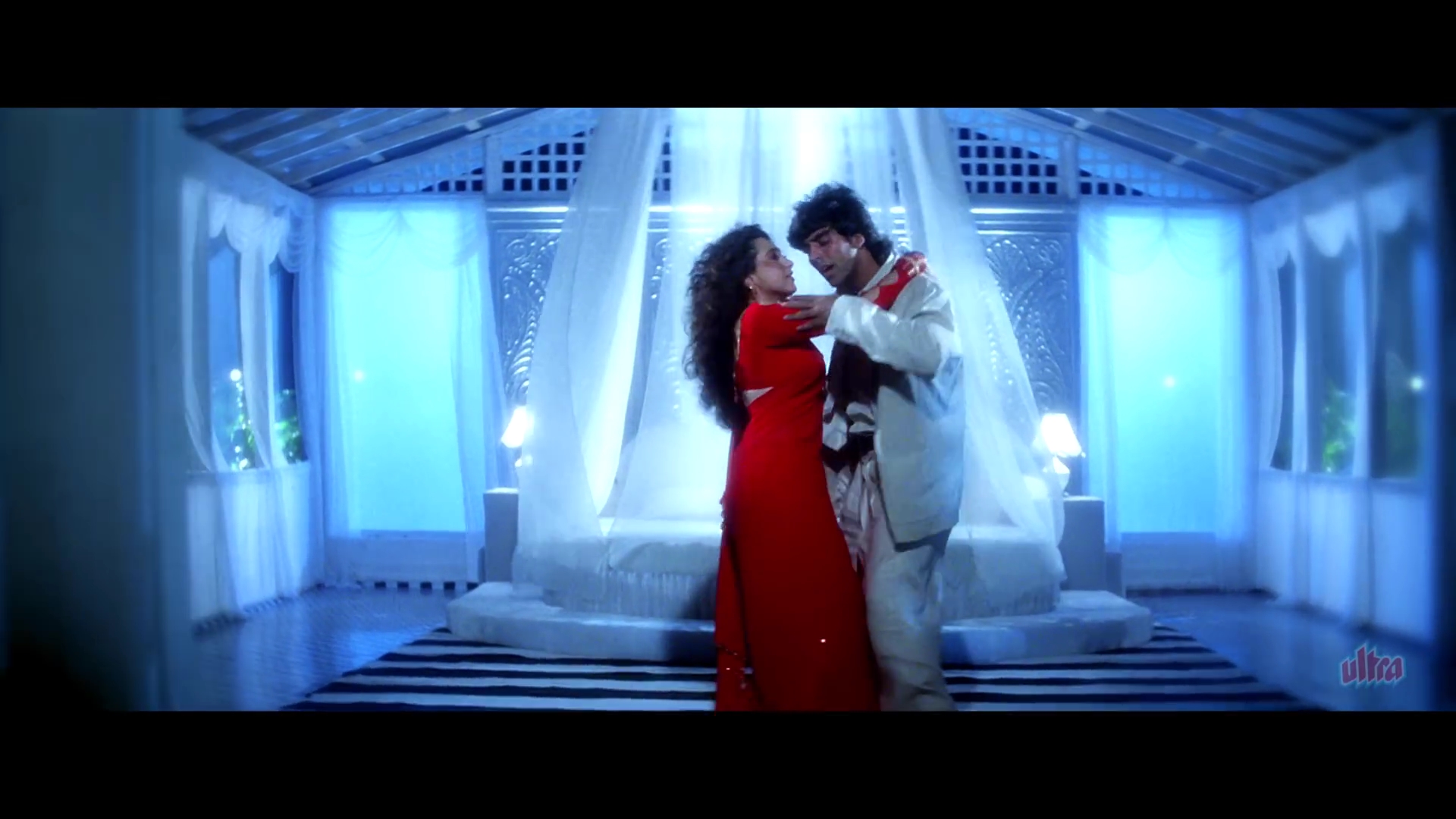 1996 - Sapoot -3- Tera Yeh Dekh Ke Chehra_1080_YT_(sub).mkv4716.jpg