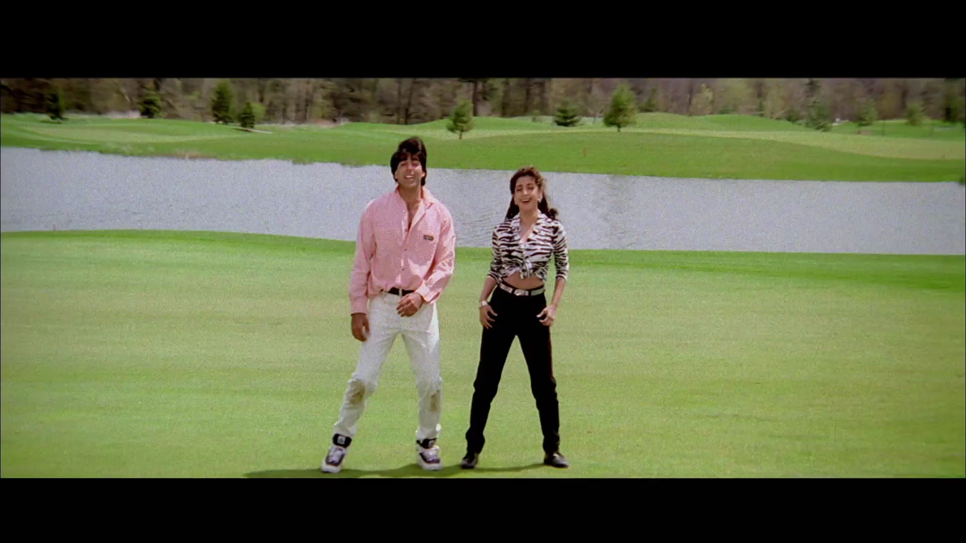 1997 - Mr. and Mrs. Khiladi -3- Mujhe Hero Ban Jaane De_1080p_sub.mkv2578.jpg