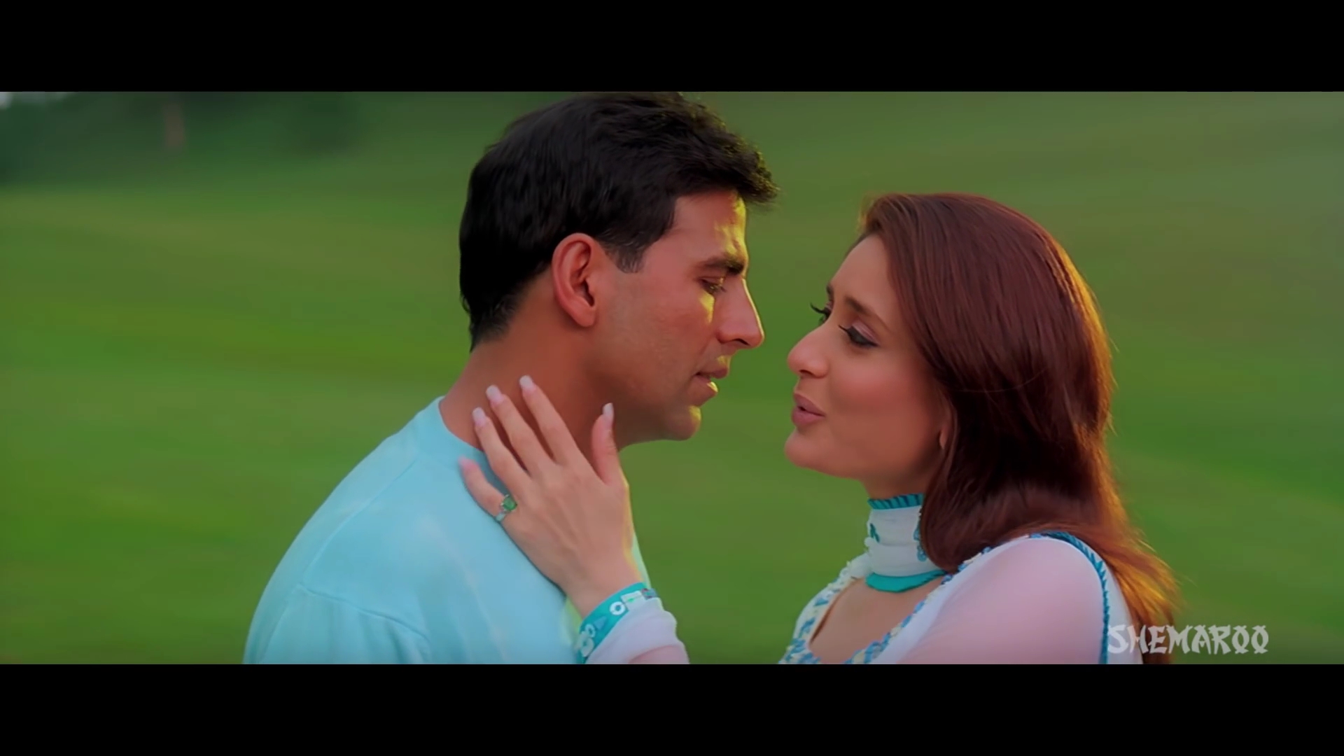 2005 - Dosti -2- Aisa Koi Zindagi Mein Aaye_1080p.mkv0141.jpg