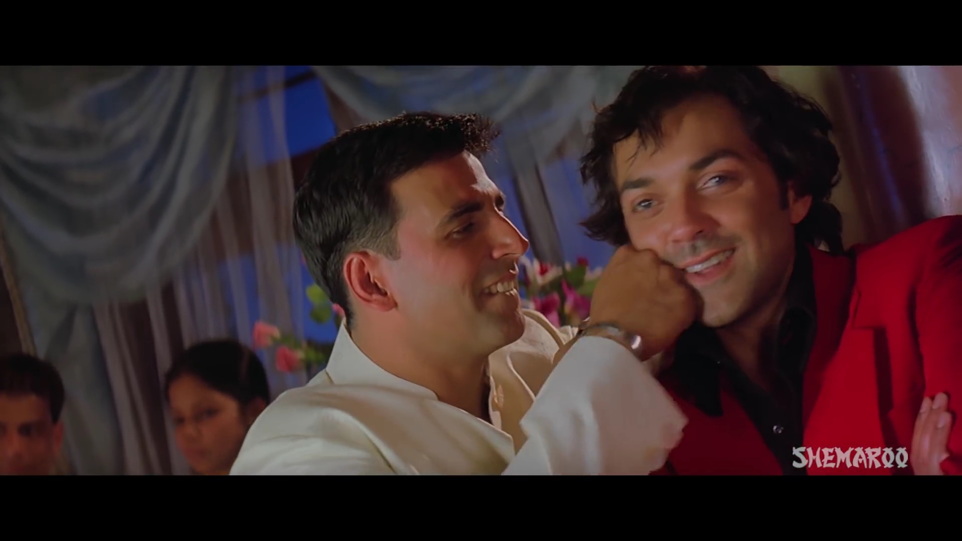 2005 - Dosti -3- Teri Banegi Yeh Dulhaniya_1080p.mkv0207.jpg