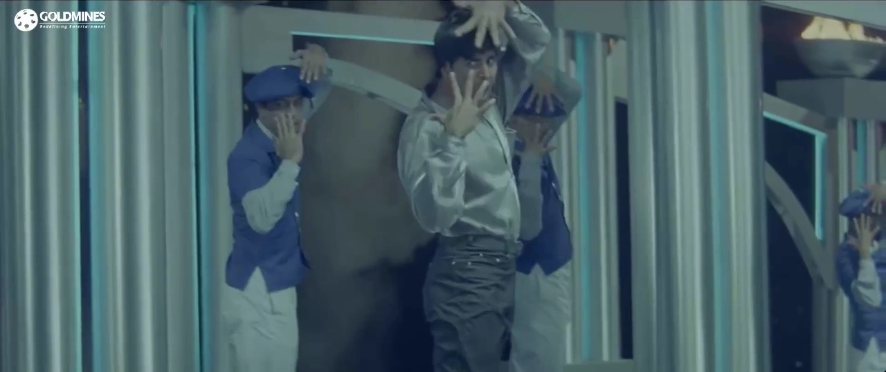 1998 - Angaaray -1- Hai Koi Meharbaan_720p.mkv4342.jpg