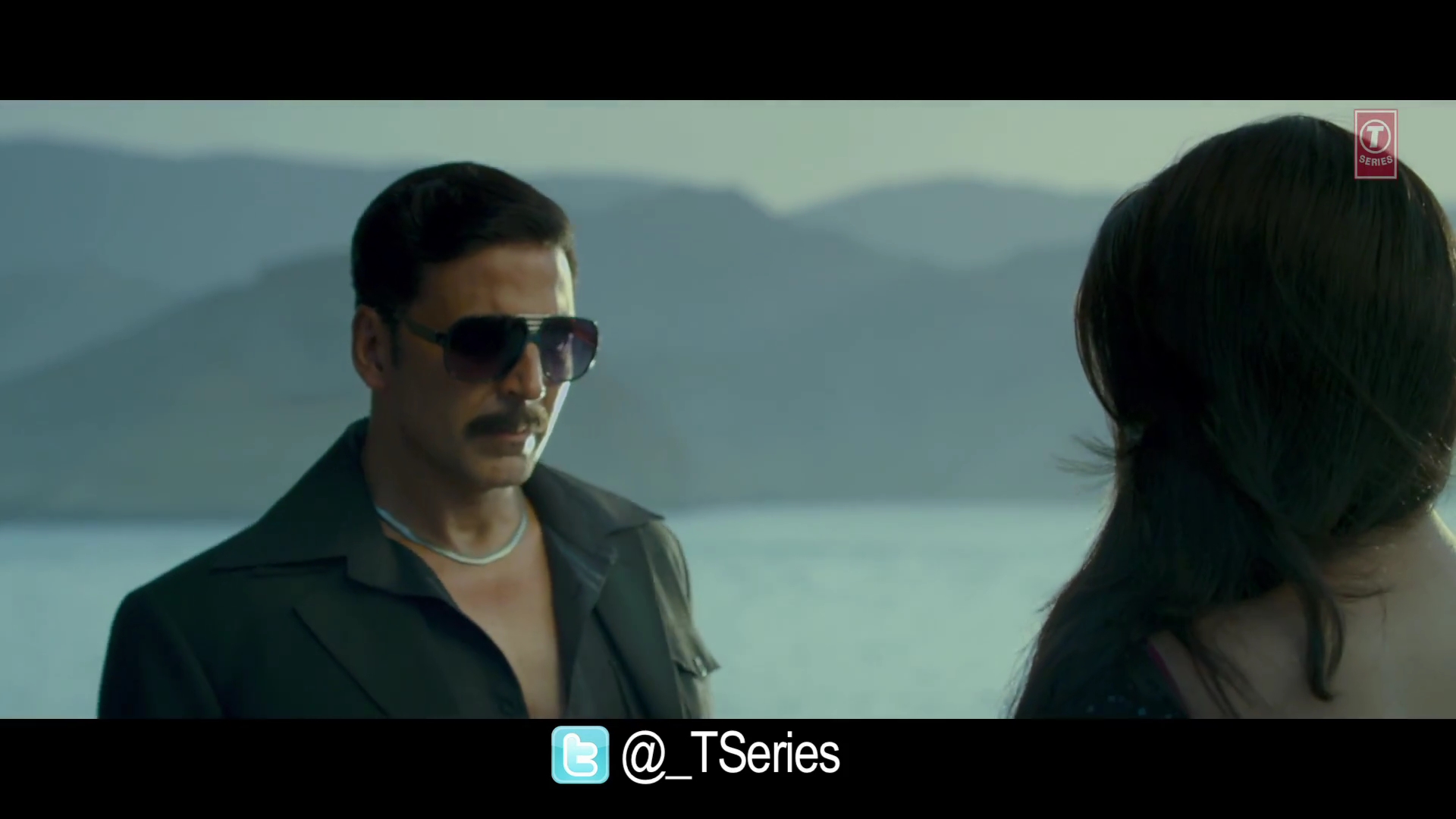 2013 - Once Upon a Time in Mumbai Dobaara! - Chugliyaan Song_1080_YT.mp411133.jpg