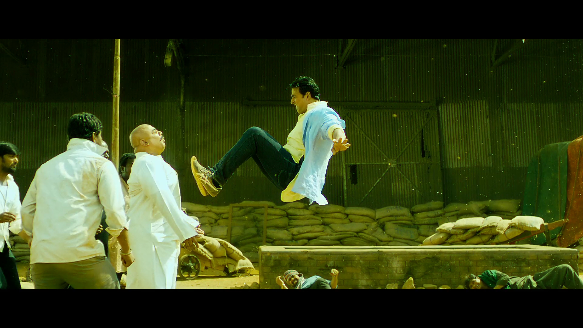 2013 - Boss -1- Boss Entry Theme_1080p_sub.mkv9607.jpg