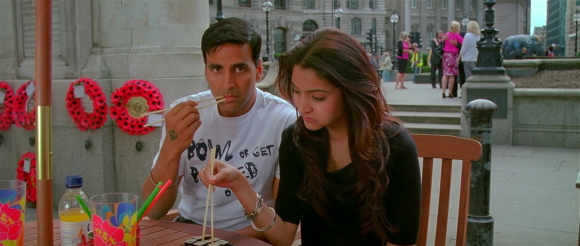 2011 - Patiala House -2- Baby When You Talk To Me_1080p_sub.mkv0122.jpg