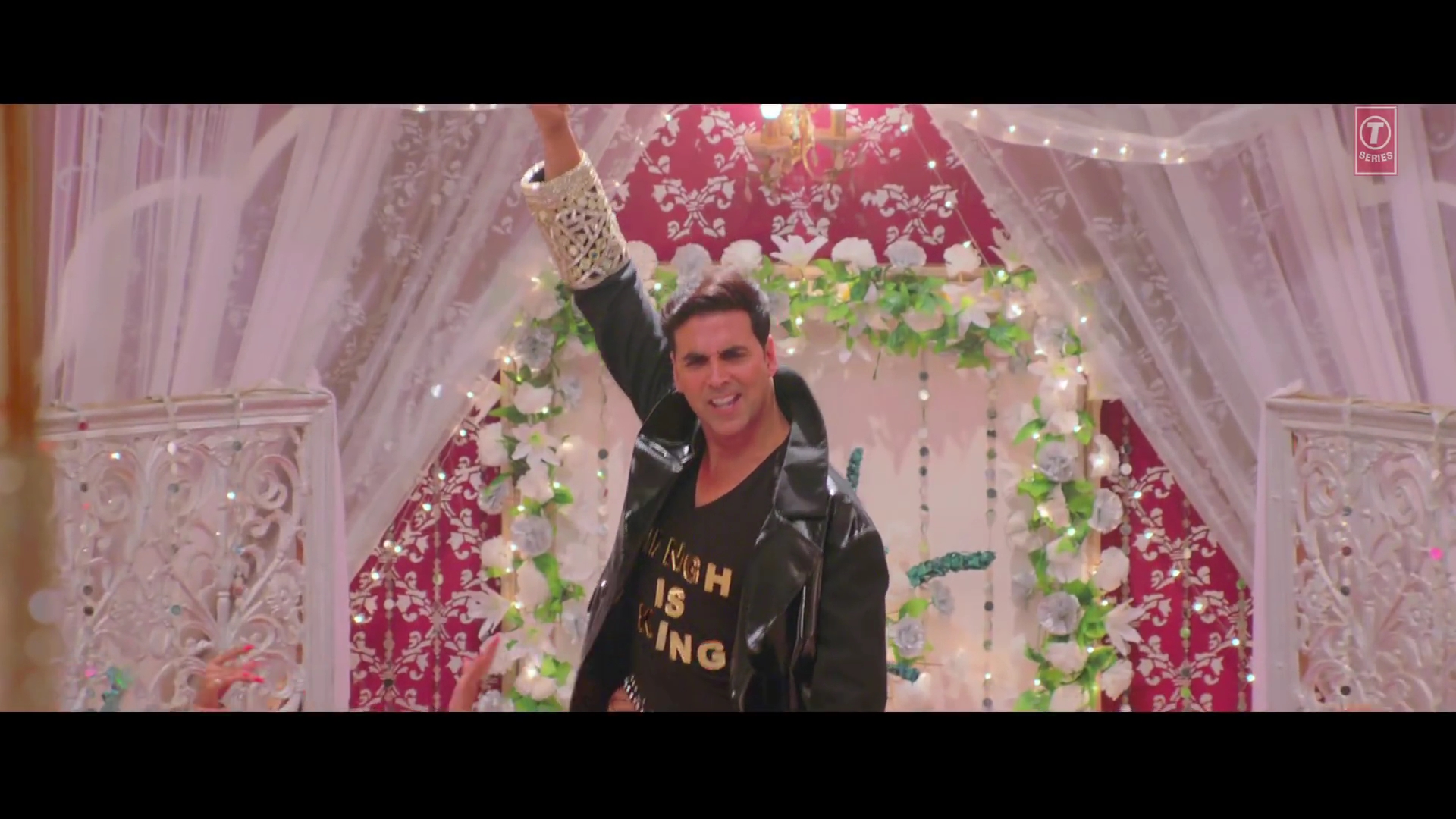 2013 - Bha Ji in problem - Ishq zehreela_1080p_YT.mp48782.jpg