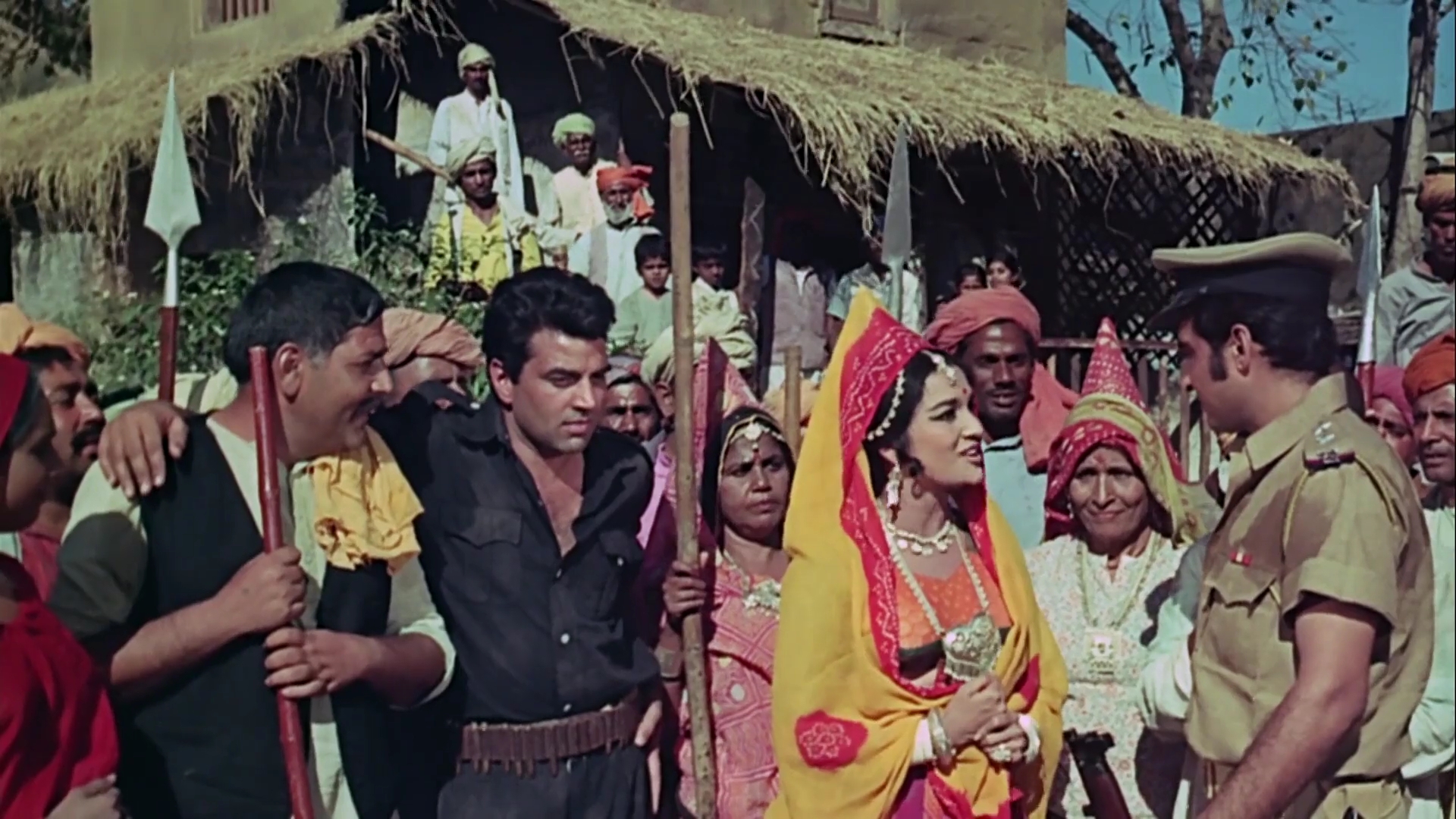 Mera.Gaon.Mera.Desh.1971.WEBHDRip.1080p.AVC[(220709)21-05-50].JPG