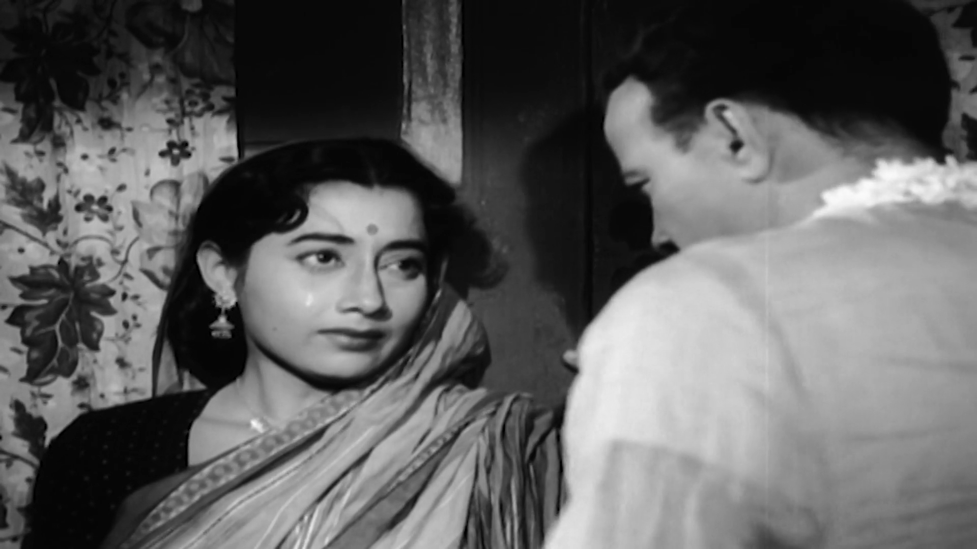 Jagte.Raho.1956.WEBHDRip.1080p.AVC[(082241)18-50-11].JPG