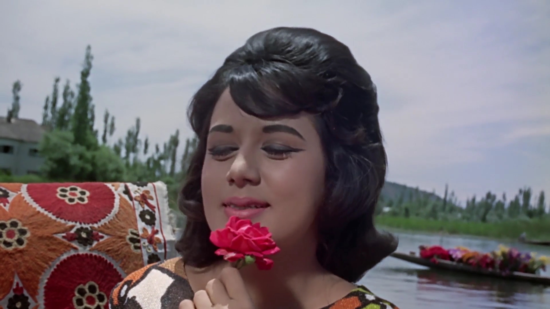 Jab.Jab.Phool.Khile.1965.WEBHDRip.1080p.AVC[(142645)18-38-54].JPG