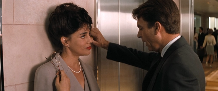 В пасти безумия.(1994).HDRip-AVC.[-=DoMiNo=-].mkv_20190720_125327.084.png