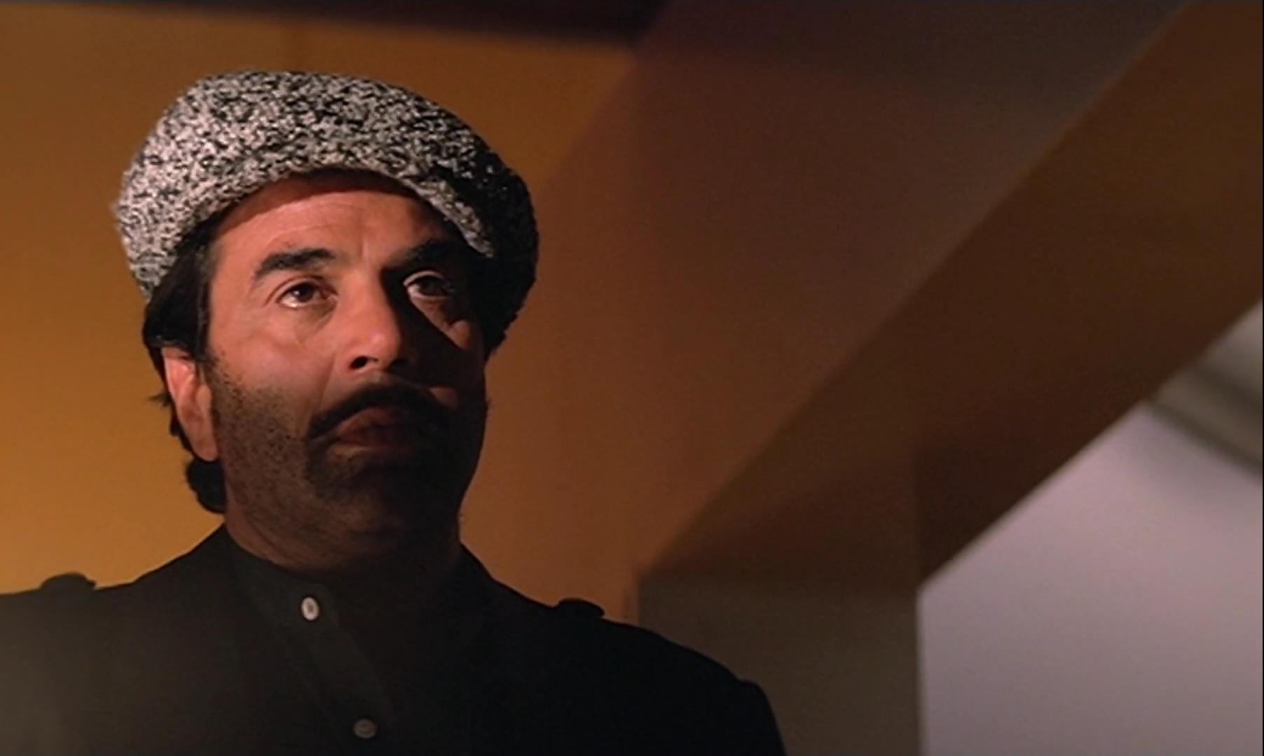 Qayamat.1983.WebHDRip.AVC.AAC.Esub.1080p[(145012)03-51-12].JPG