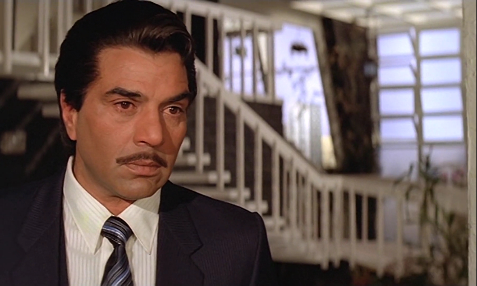 Qayamat.1983.WebHDRip.AVC.AAC.Esub.1080p[(035635)03-50-05].JPG