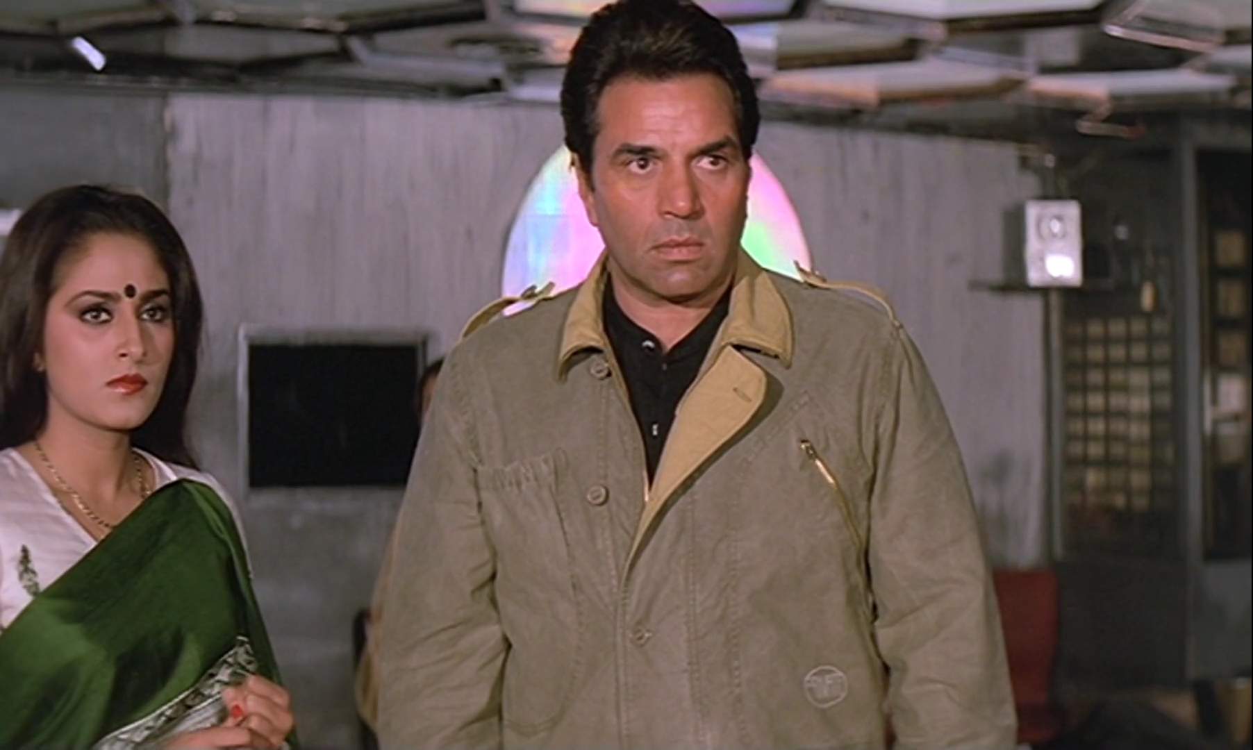 Qayamat.1983.WebHDRip.AVC.AAC.Esub.1080p[(029214)03-49-33].JPG