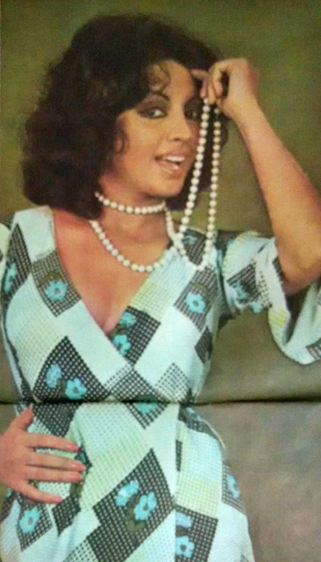 Star-Style-5-Dec-1975-Shabana-Parveen-Shashi-_57 (2).jpg