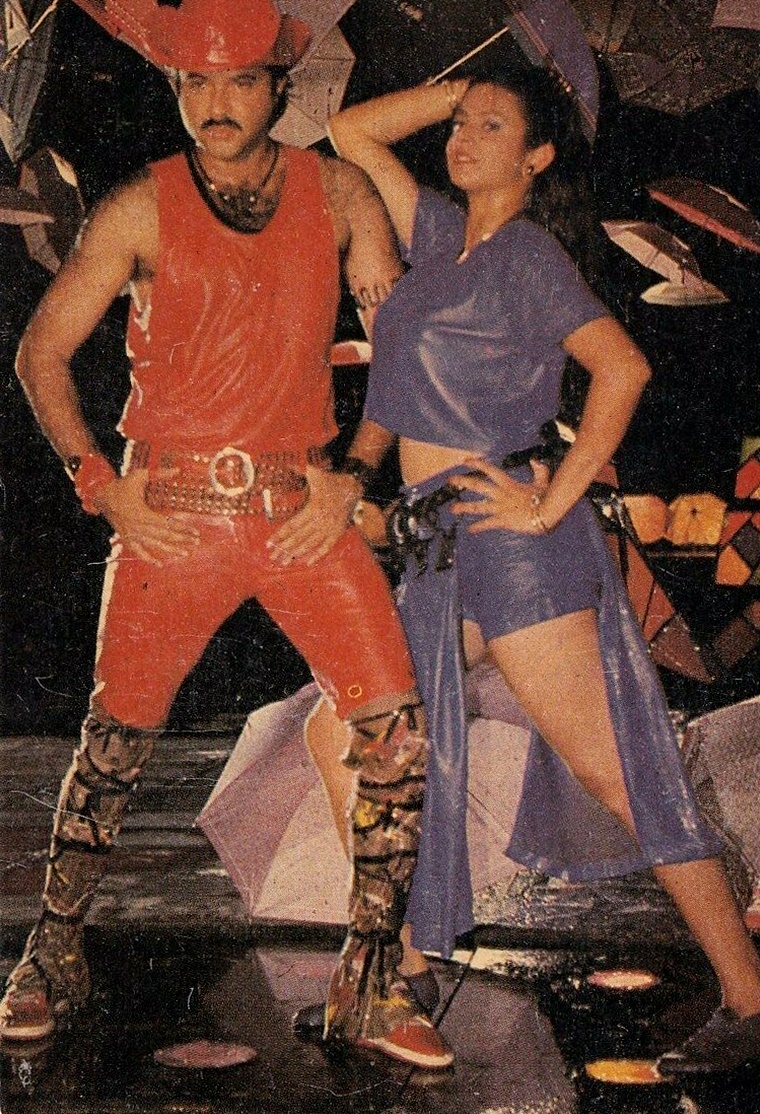Bollywood-Postcard-Pair-Anil-Kapoor-Richa-Sharma-India.jpg