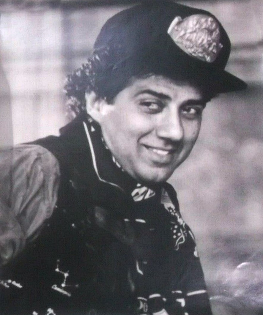 SUNNY-DEOL-9pc-Bollywood-India-Vintage-Movie-_57 (1).jpg