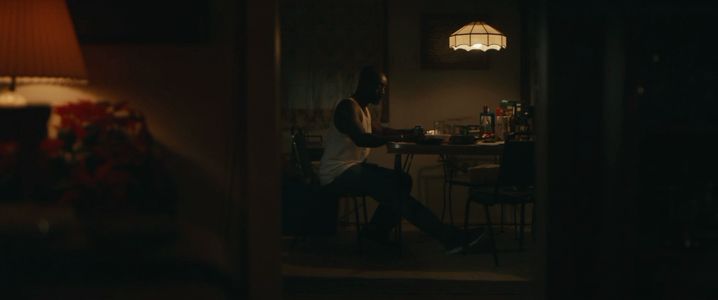 Бык (2019) WEB-DLRip-AVC_ivanes.mkv_20200403_190650.592.png