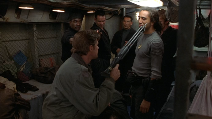 Deep.Rising.1998.OM.WEB-DLRip-AVC.ExKinoRay.mkv_snapshot_00.14.49.180.png